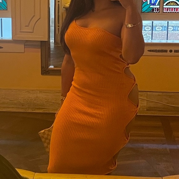 Superdown Gracie cut out dress - Picture 4 of 4